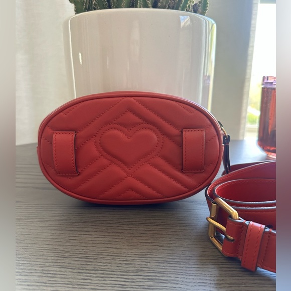 GUCCI
Calfskin Matelasse GG Marmont Belt Bag 75 30 Hibiscus Red - Picture 4 of 5